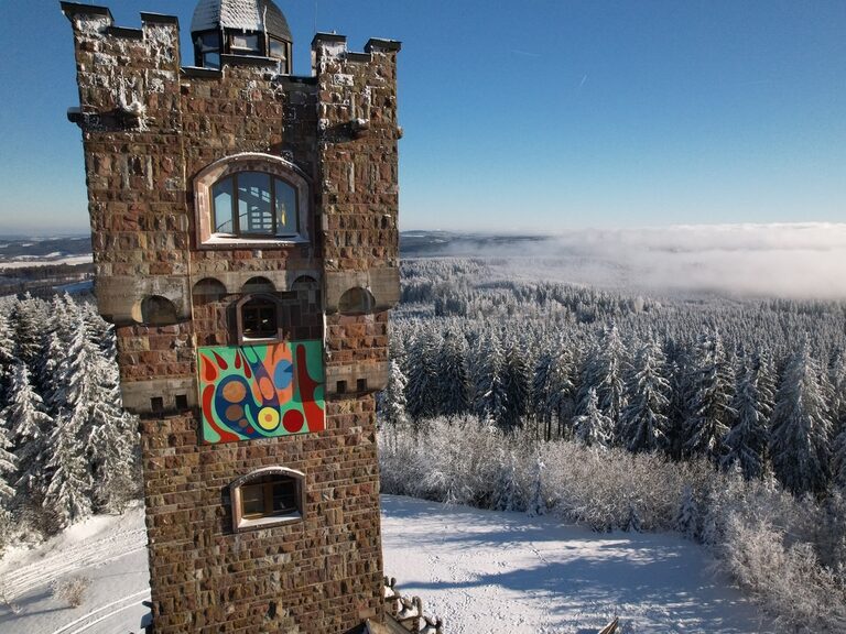 Altvaterturm Lehesten | Fastenwanderung Thüringer Wald Der Altvaterturm in Lehesten, ein beliebtes Wanderziel in der Nähe, das sich ideal für eine Fastenwanderung durch den Thüringer Wald eignet.